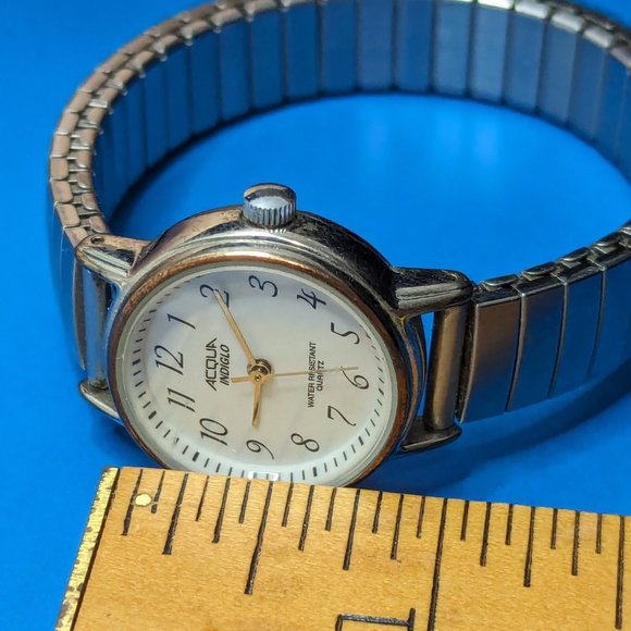 Timex Indiglo Vintage Date and Time Wristwatch Stretchable Band Medium wrist Int - Picture 2 of 8